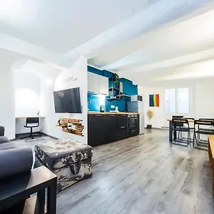  Appartamento Midway Home, Nel Centro Storico Di